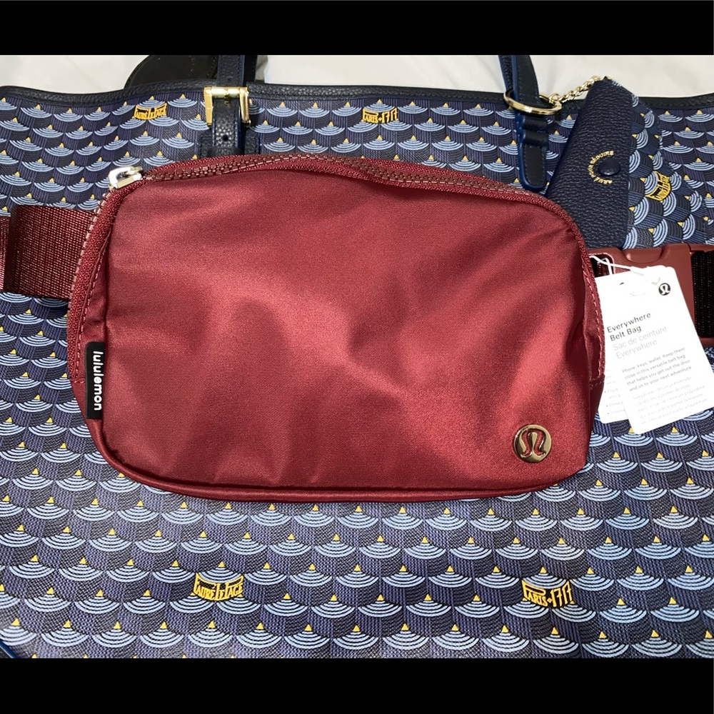 NFS💢 LULULEMON EVERYWHERE BELT BAG - Picture 3 of 15